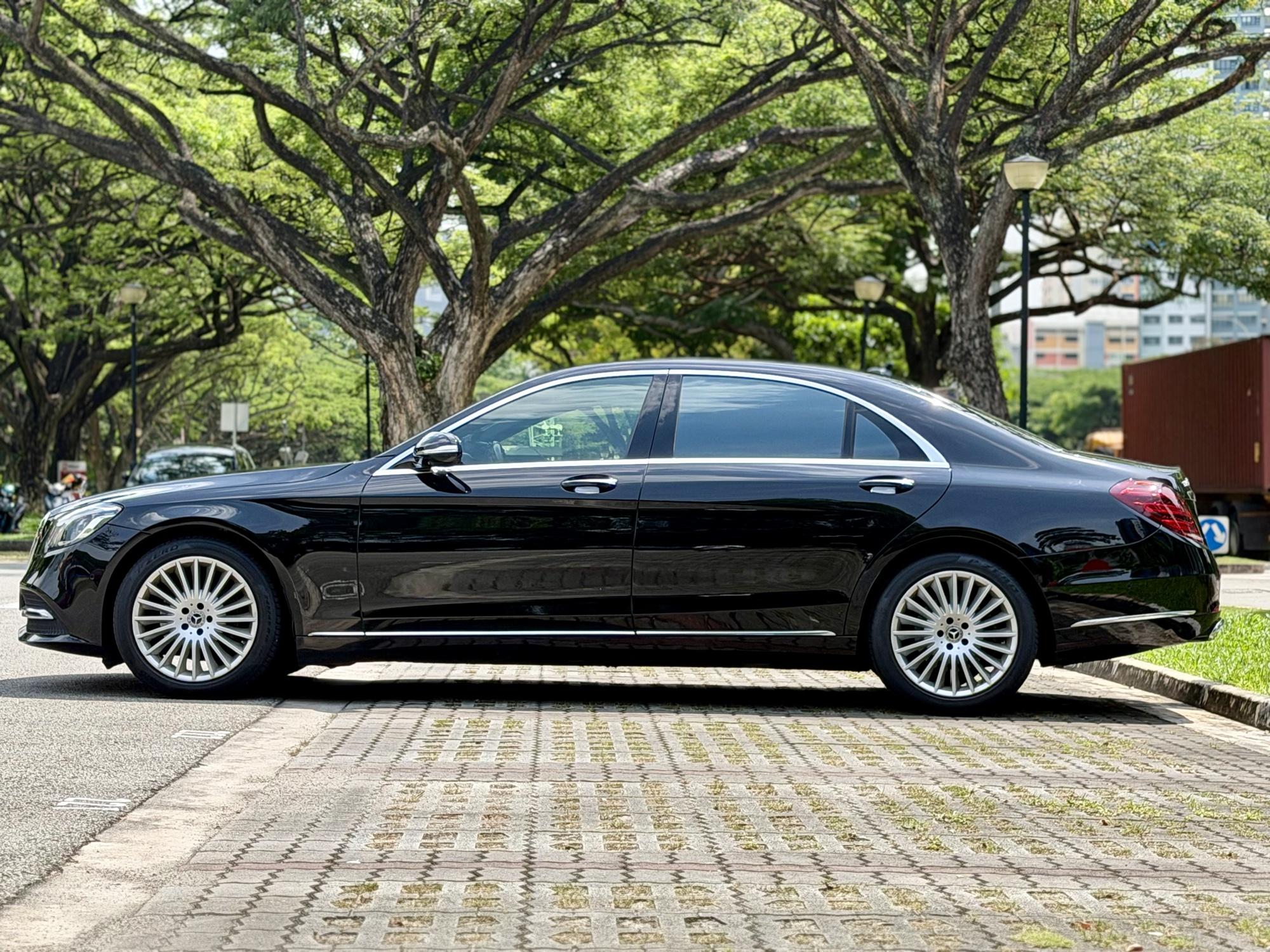 Mercedes-Benz S-Class photo 3