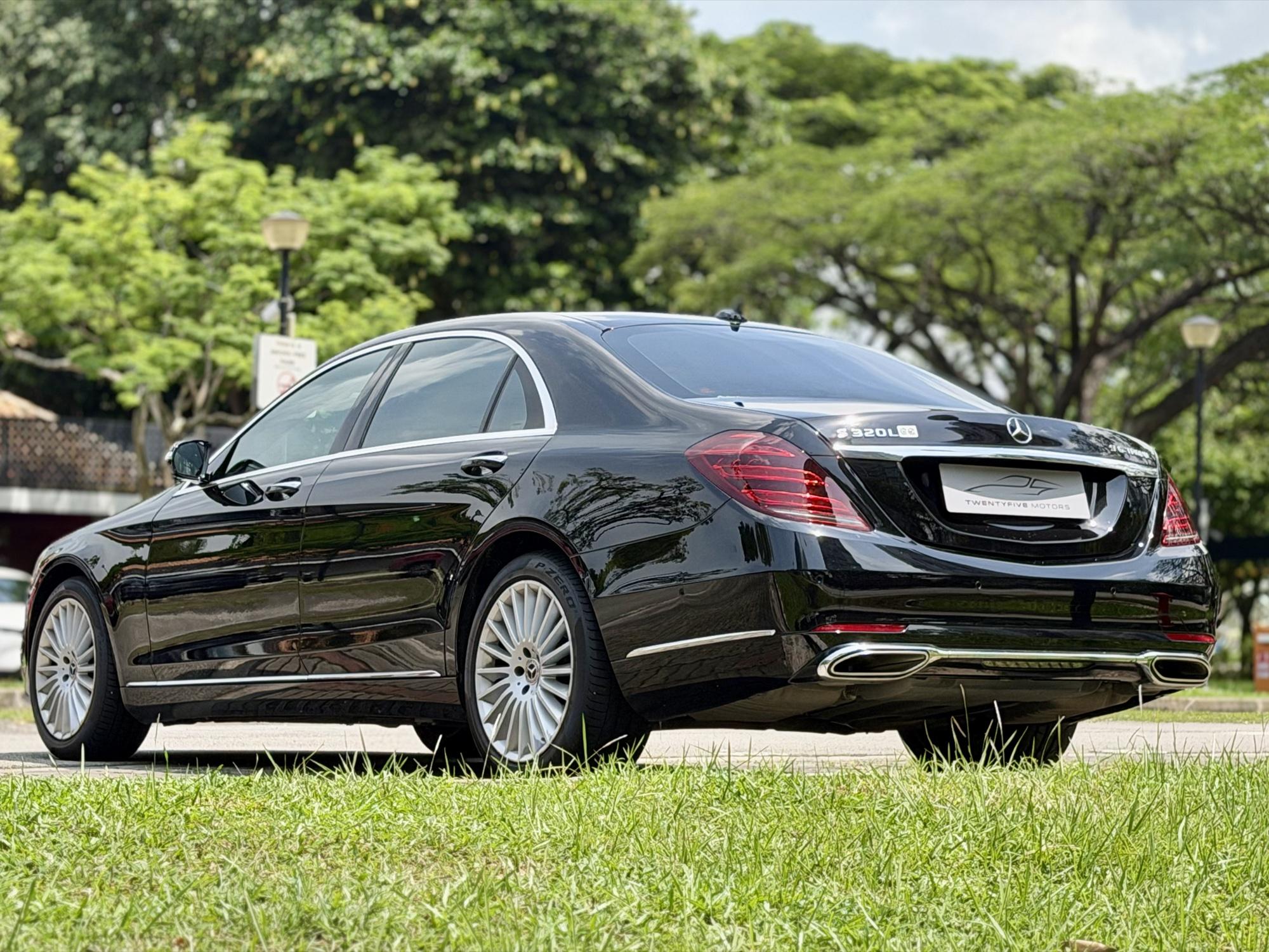 Mercedes-Benz S-Class photo 5