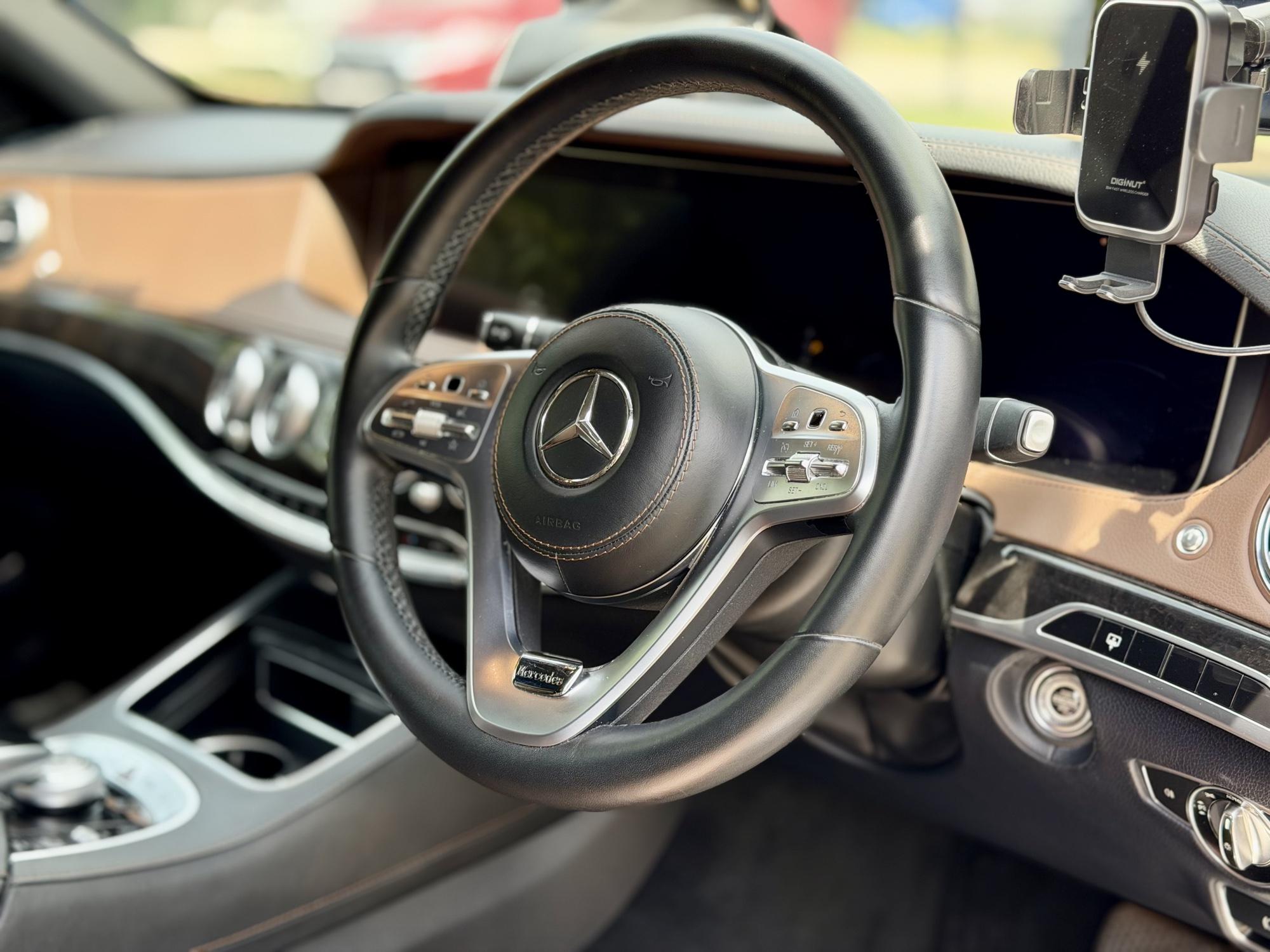 Mercedes-Benz S-Class photo 8